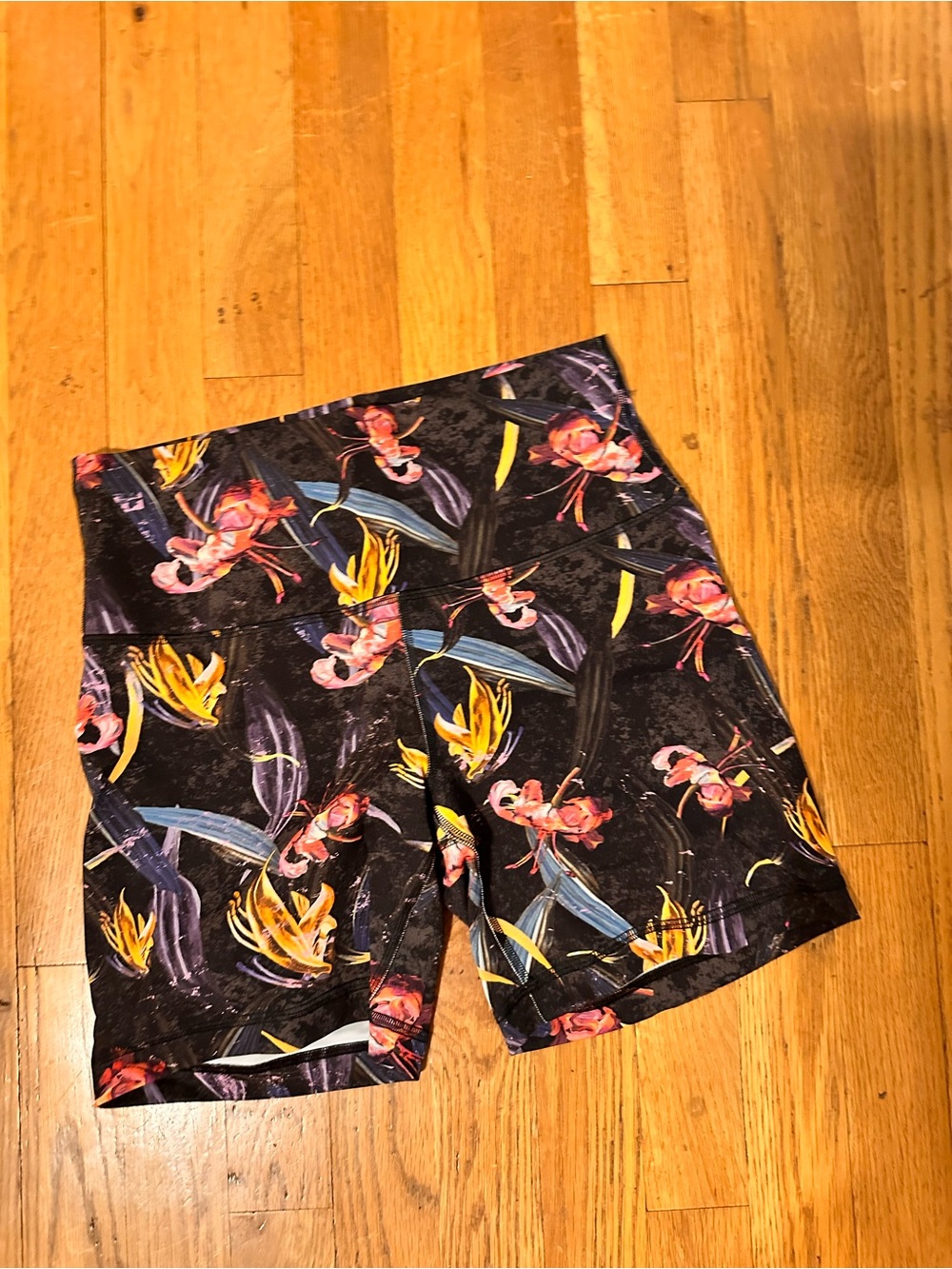 lululemon athletica Black Floral wunder train 6”